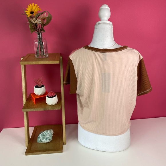 NWT Multi Colored Ribbed T-Shirt-Wild Fable - Picture 3 of 3